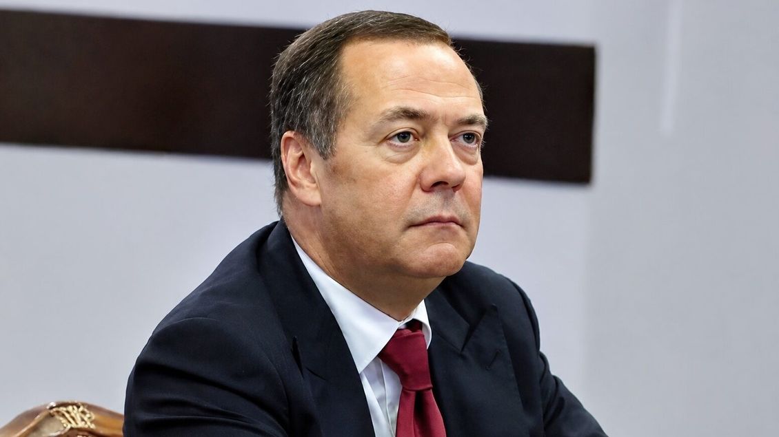 „Pro zrádce není odpuštění.“ Medveděv zakázal Rusů...